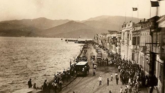 Γιατί ο Ερντογάν οργίστηκε με την… Γκιαούρ Ιζμίρ (Σμύρνη)!